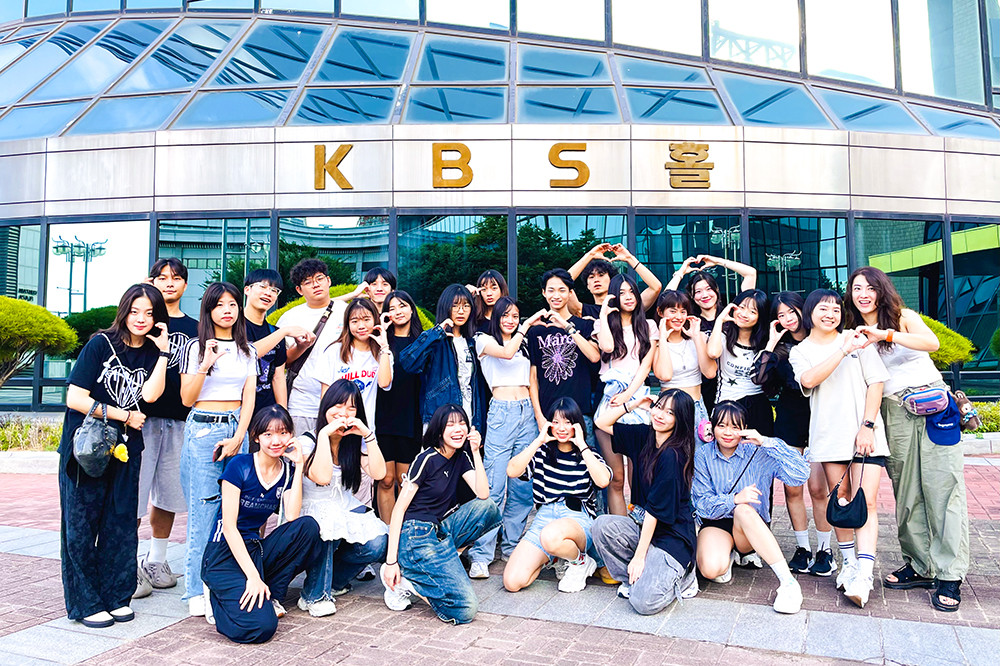 臺灣學生造訪KBS（韓國放送公社），近距離瞭解韓國廣播電視運作。(圖片提供/中山工商)