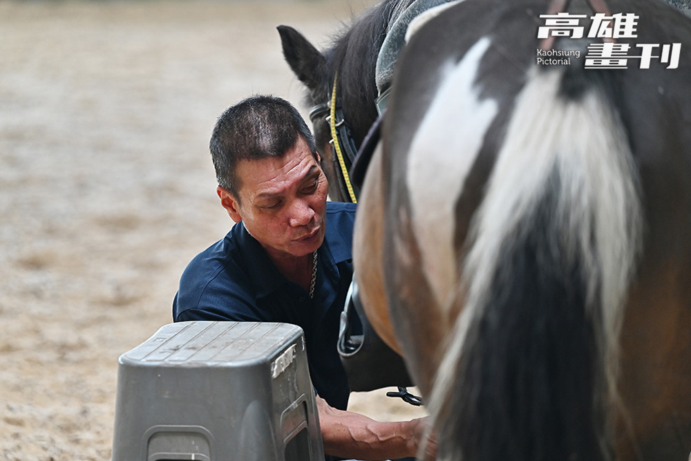 觀音山馬術中心總經理胡耀仁退伍後便踏入專業馬術運動領域，30多年來熱情不減。(攝影/Carter)