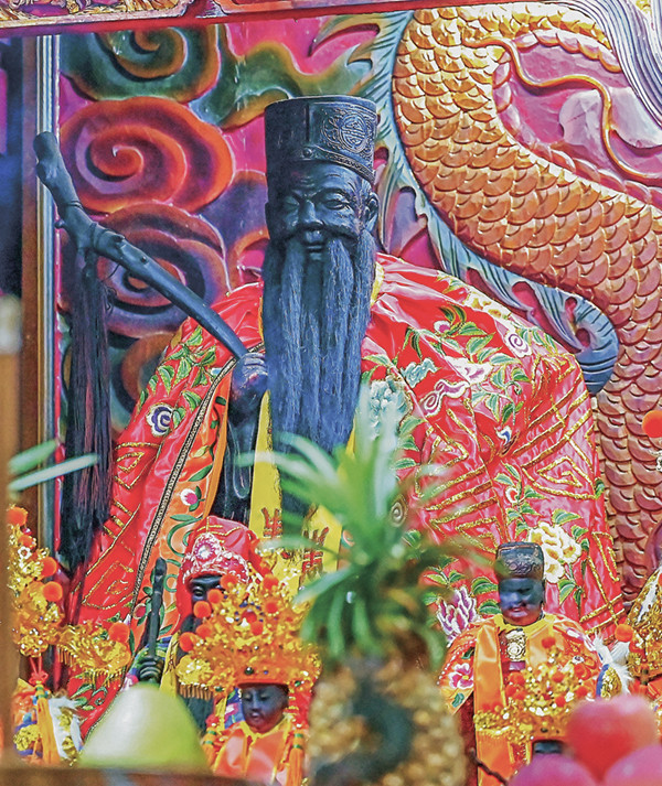 鳳邑双慈殿 (撮影：Carter)