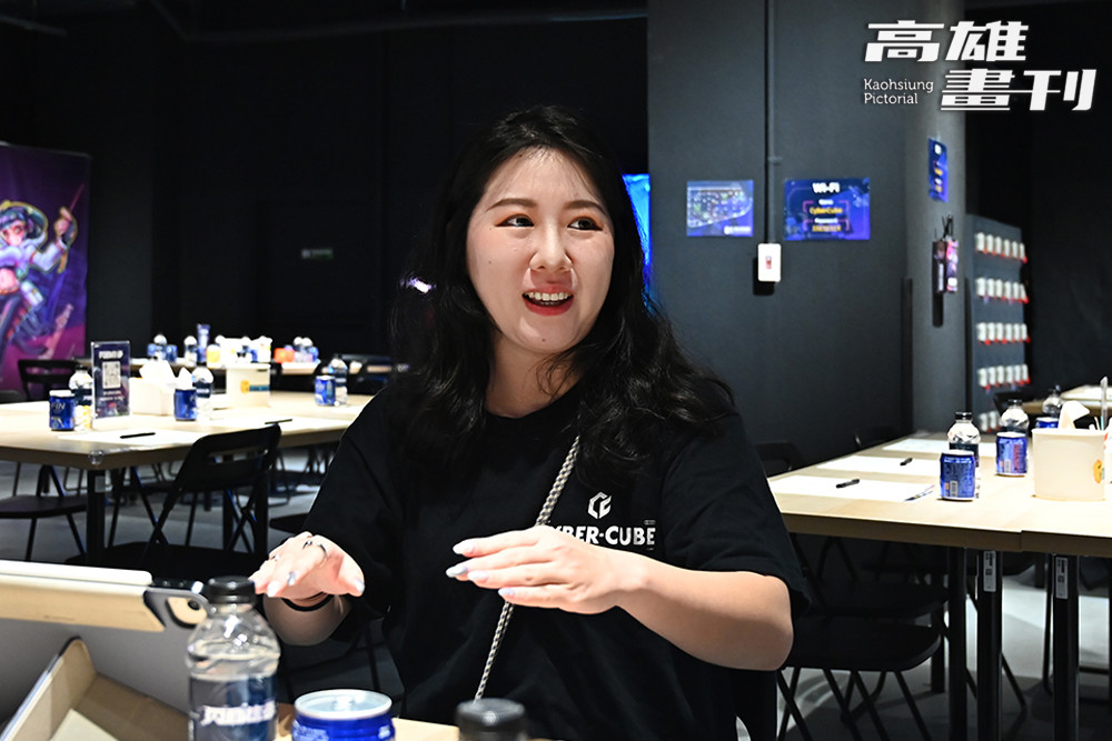 閃動格子高雄旗艦店店長小P表示，閃動格子不只是遊戲，更是隱藏版有氧課程。(攝影/Carter) 