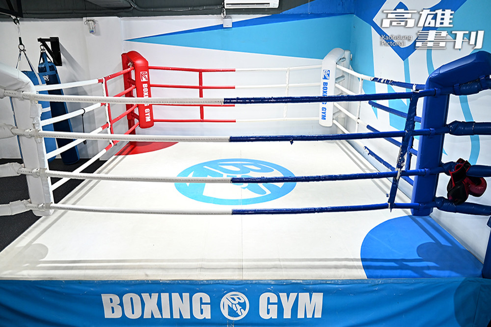 博拓拳擊體適能空間特別專門規劃為拳擊運動，除了消防合格等要件之外，包含光線、色調、空調也扭轉大眾對拳館的刻板印象，營造對環境的安全感。(攝影/Carter)