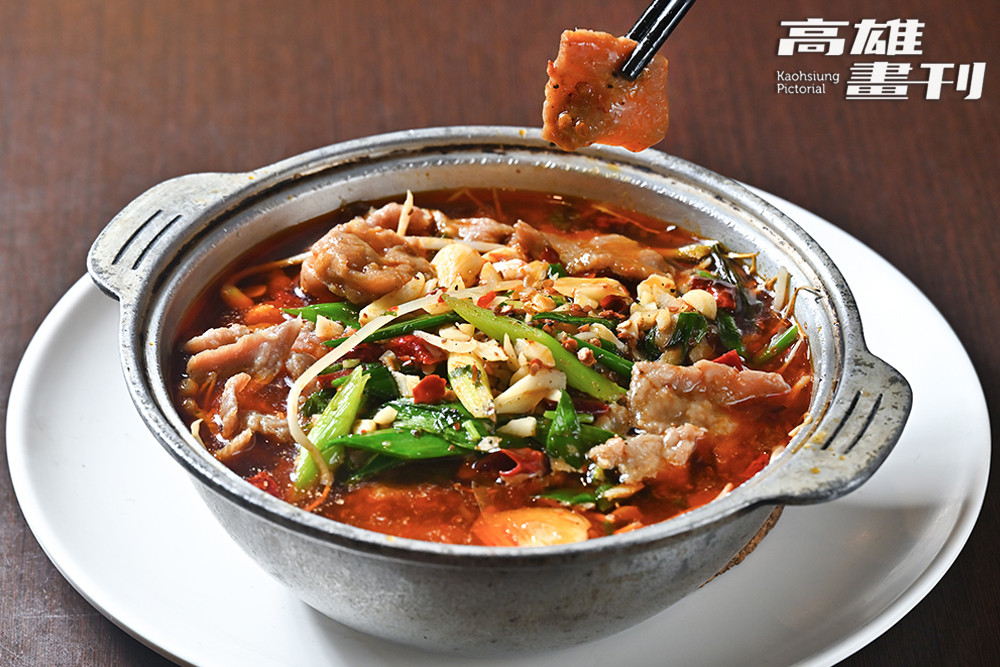 熱炒師傅招牌菜之一的水煮牛肉，麻香帶辣很下飯。(攝影/Carter)