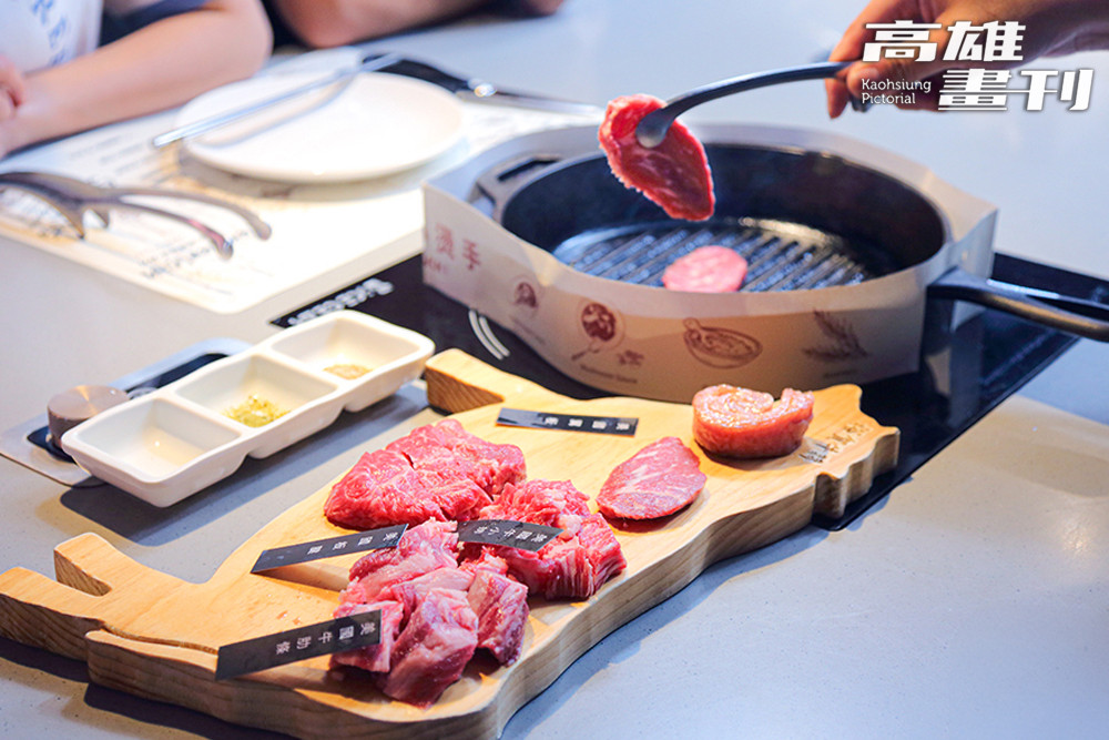 肉品選擇太多，難以取捨嗎？「燒烤一頭牛」可一口氣品嚐不同部位的口感。(攝影/Carter)