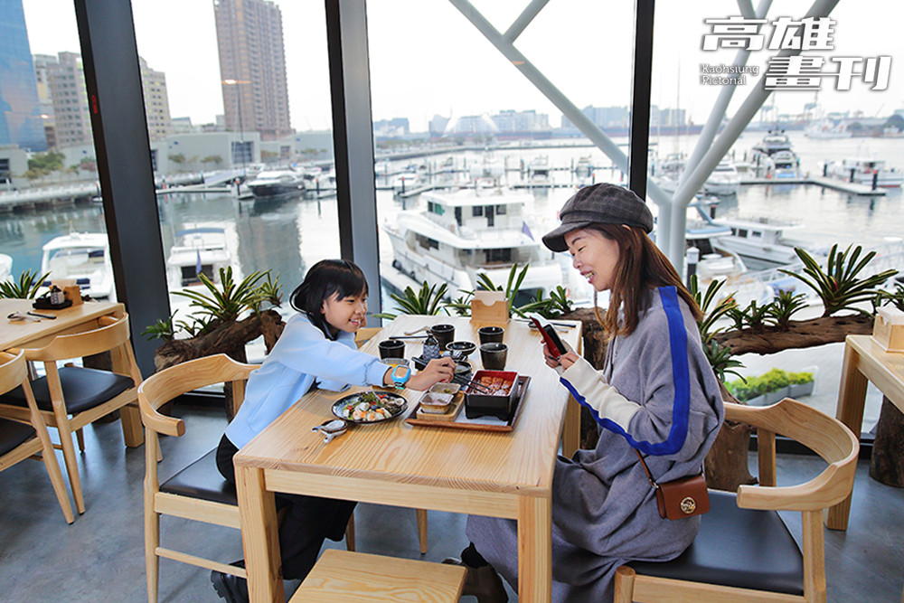 鰻悠以低溫慢烤的方式，沾抹獨門醬汁，品嘗鮮美的鰻魚讓人齒頰留香。(攝影/Carter)