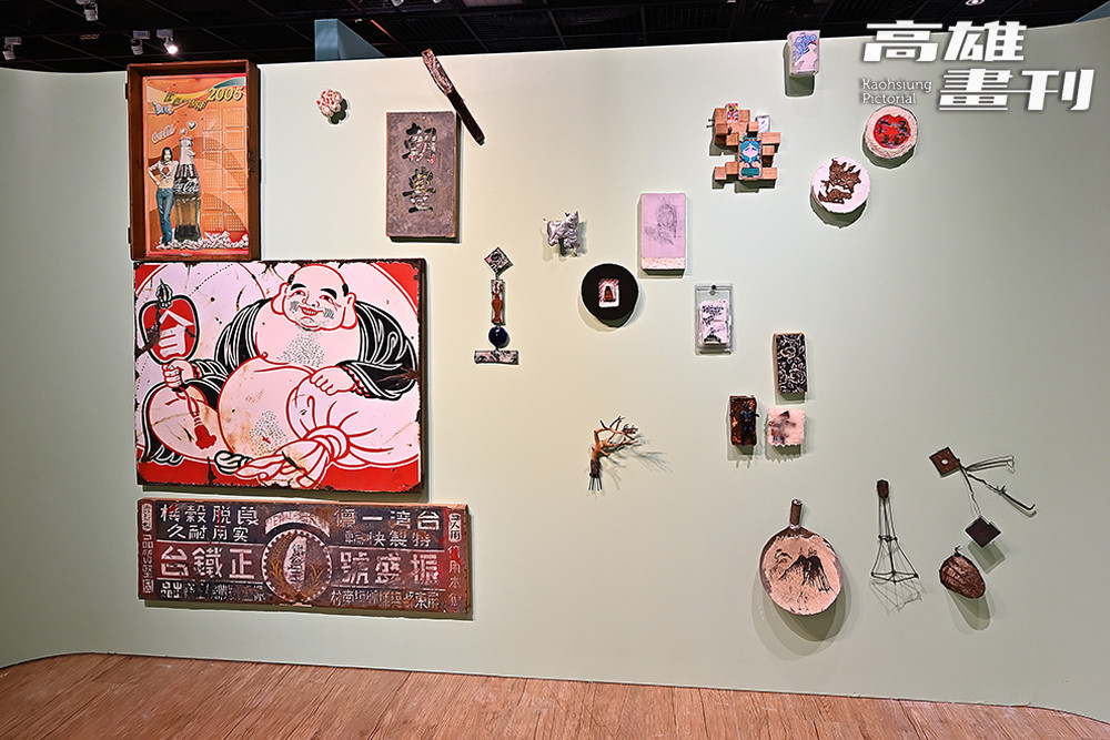 作品「舊是寶」集合了各種懷舊小物件，隱約揭示著有時候不起眼的小物可能是孩子們心中獨特的寶貝。(攝影/Carter)