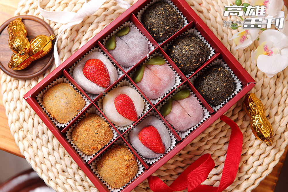 年節送禮最夯的祈福組麻糬禮盒內有花生、芝麻、小壽桃、草莓小福，象徵長壽與福氣。(攝影/Carter)