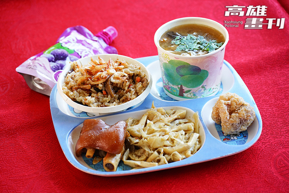 阿從師將原本盛大的傳統宴席料理，巧妙調整為家庭共享或個人套餐，改以小分量形式呈現，讓旅人也能輕鬆品嚐辦桌菜。(攝影/曾信耀)