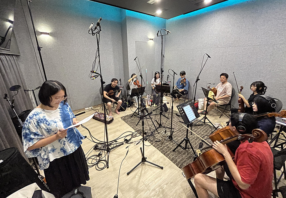 為讓配樂更豐富細膩，邀請樂手實際錄音。(圖片提供/吳沛綾)
