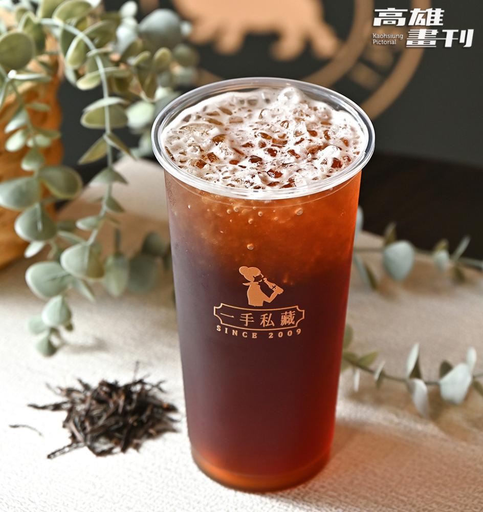 調茶師將全球各產地的靈魂茶葉，轉化為一種對美好生活的探索，透過一杯紅茶環遊世界。（攝影/Carter）