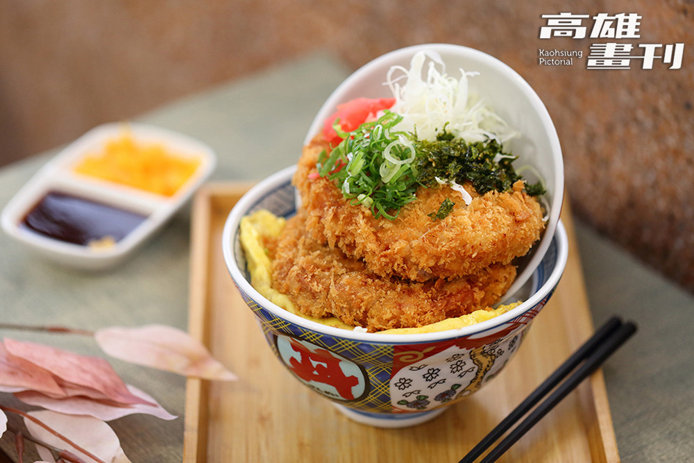 新推出的丼飯特別推薦橫綱系列，增飯及雙倍肉量，讓人直呼CP值滿出來了。（攝影/Carter）