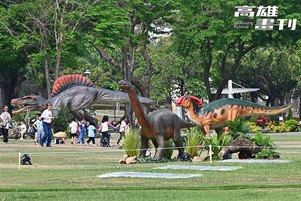 衛武營打造成史前的恐龍世界，讓大小朋友留下難忘回憶。(攝影/Carter)