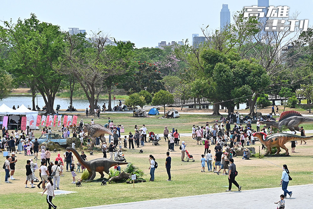 衛武營打造成史前的恐龍世界，讓大小朋友留下難忘回憶。(攝影/Carter)
