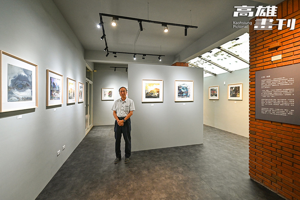 莊輝煌建築師同時也是一位畫家，「打開一扇窗」畫展在民宿中展出。（攝影/Carter）