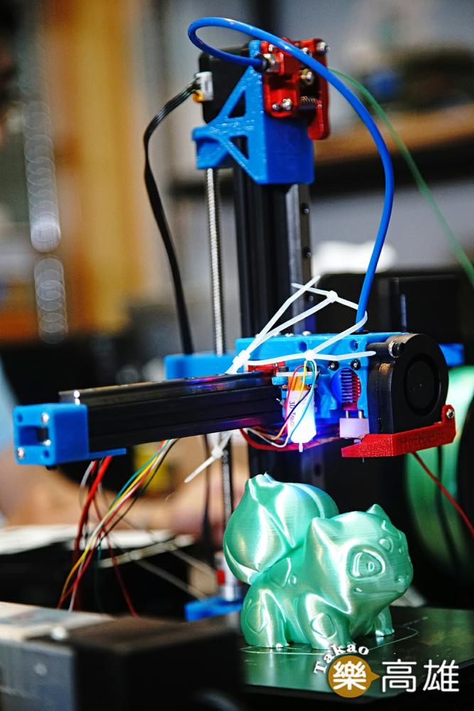 訴求永續經濟環保概念的3D列印機，採用保特瓶回收再製所生產的線材。（攝影/曾信耀）