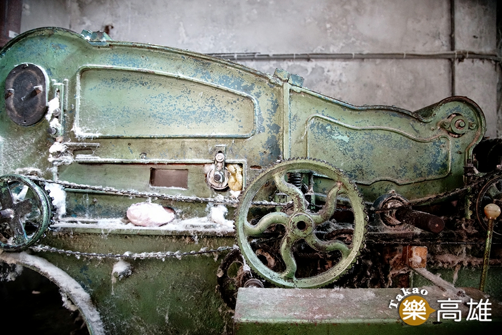 這台絞棉機是民國60年生產，陪伴老字號走過半世紀。（攝影/曾信耀）