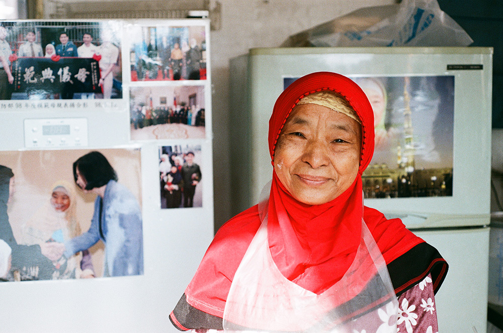 從緬甸來台50餘年的清真館穆斯林高媽媽。（畝嘰斗‧攝影）