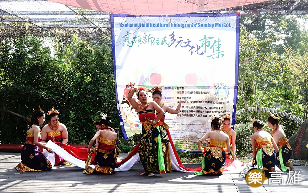 新住民帶來華麗的泰國舞蹈表演。（攝影/曾信耀）