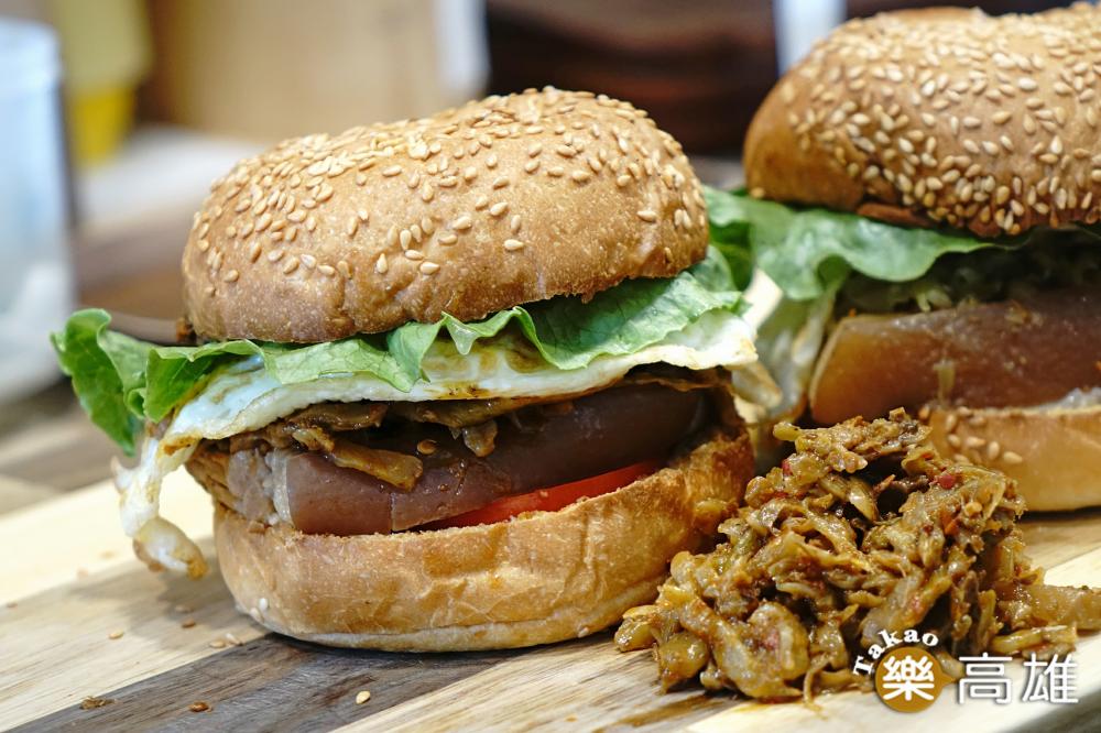 「麻辣魯肉堡」是梁蘇蘇手作食最有人氣的品項。（攝影/曾信耀）