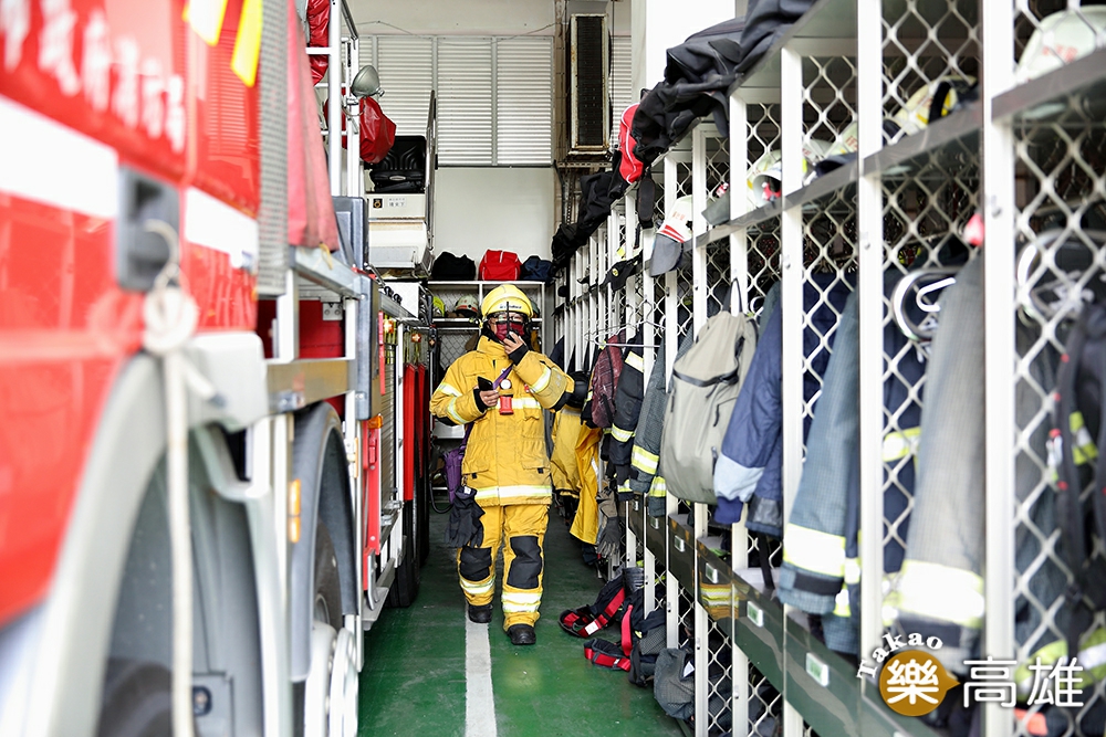 在2014年高雄氣爆中受傷的余泰運副中隊長，對消防工作的熱愛，讓他義無反顧地重回消防崗位上。（攝影/Carter）
