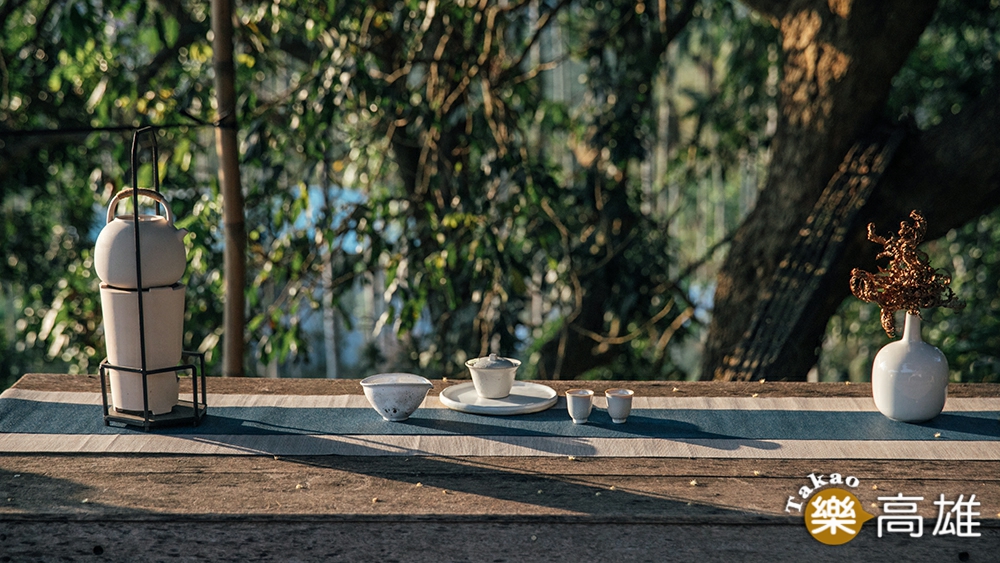 發現山茶以以友善種植、最低程度的生態干預，烘焙出香氣濃郁的武夷茶，原生山茶更採用野放的方式，讓茶湯自然散發含有生命力的芬芳。(圖片提供/MOOK)