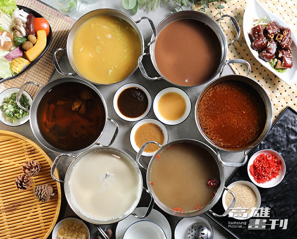 老娘鍋內所有湯頭和醬料均不假手他人，並依照四季推出新湯底。(攝影/Carter)