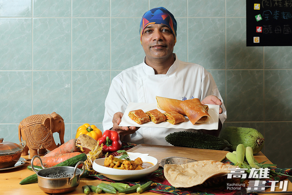 「迪立印度健康蔬食坊」的主廚迪立希望客人都能品嚐到對健康和土地都友善的自然食材。(攝影/Carter)