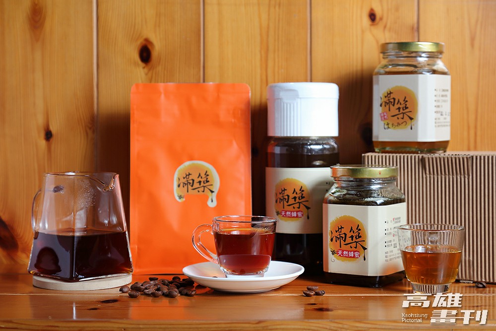 「滿築蜂蜜&咖啡」主打蜂蜜搭配咖啡，與市場做出差異化。(攝影/Carter)