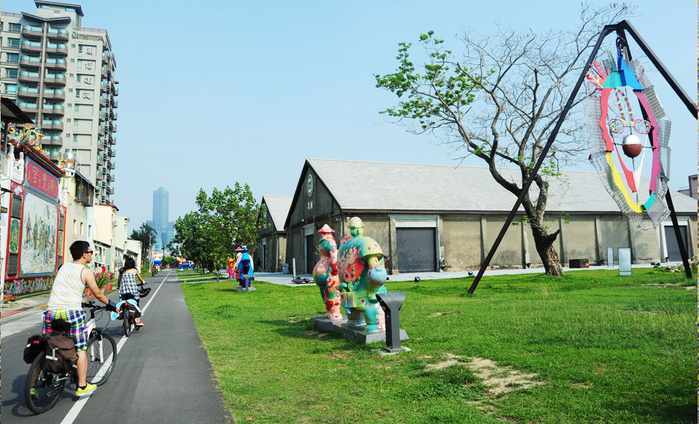 低碳慢遊夏日高雄  探索體驗精采城市